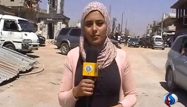 اطمأن على صحتها..محافظ حمص يزور مراسلة العالم