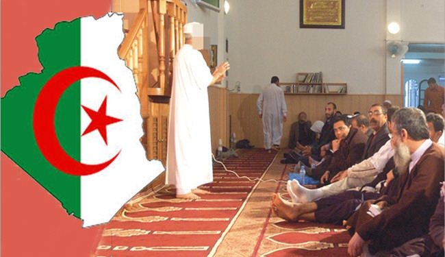 إمام مسجد بالجزائر يروع المصلين ويدفعهم للفرار!