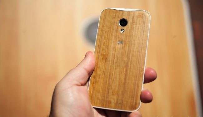 موتورولا توفر هواتف موتو إكس بأغطية خلفية من الخشب