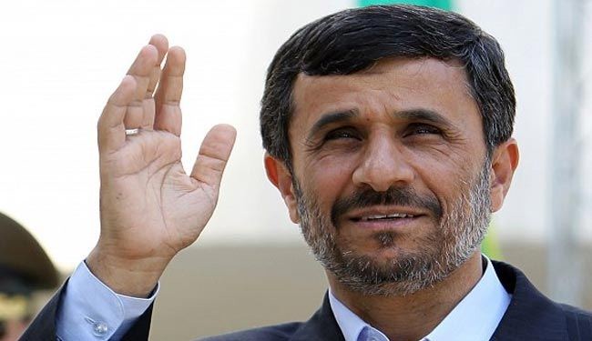أحمدي نجاد يكشف حساب بأمواله ويقدمه للقضاء