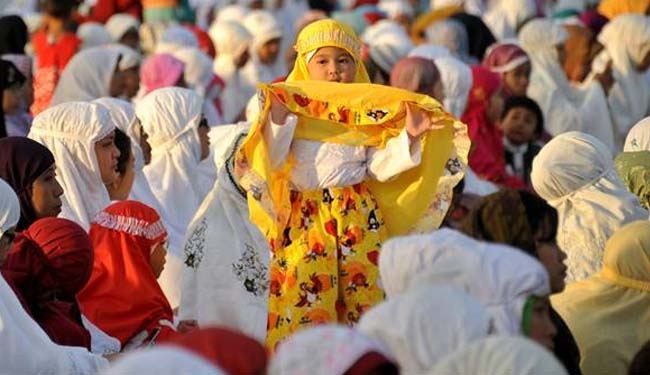 Muslims launch Eid al-Fitr celebrations