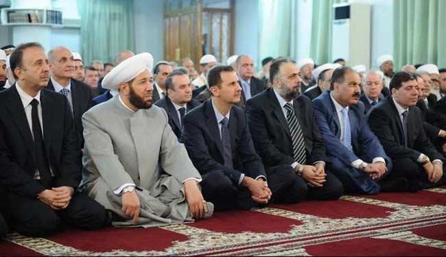 Assad joins Eid prayers to end rumors