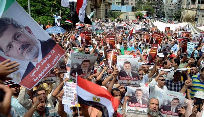 اصرار طرفداران مرسی برای ادامه تظاهرات خیابانی