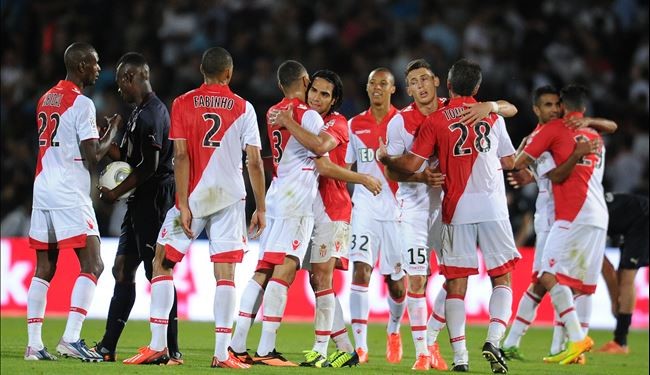 موناكو يقتنص فوزه الأول وليون ينتصر بالأربعة