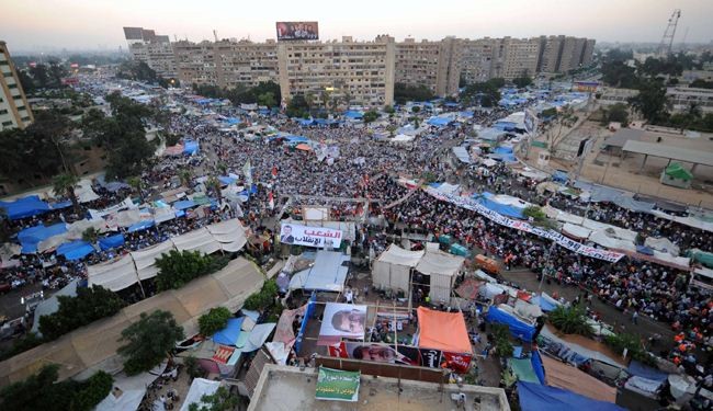 Egypt security forces to besiege pro-Morsi sit-ins