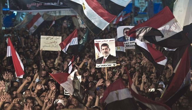انصار مرسي يدعون لمليونية ويتظاهرون بالاسكندرية