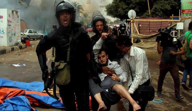 هدوء حذر يسود مصر بعد إعلان الطوارئ وحظر التجول