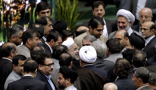 تناغم وتفاهم بين البرلمان والحكومة الإيرانية الجديدة