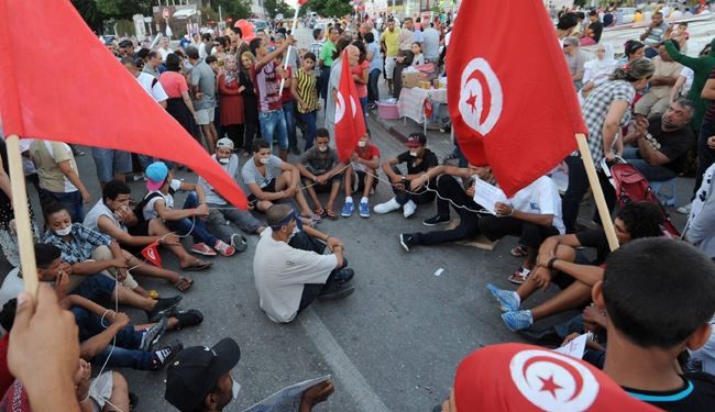 فراخوان برای قتل مخالفان دولت در تونس !