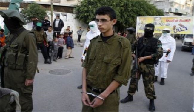 سرباز صهیونیست بار دیگر در اسارت فلسطینی‌ها