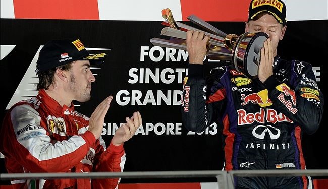 فيتل يحقق فوزه الثالث على التوالي في 