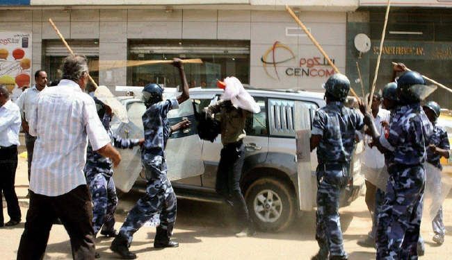 7 قتلى في السودان على خلفية رفع الدعم عن المحروقات