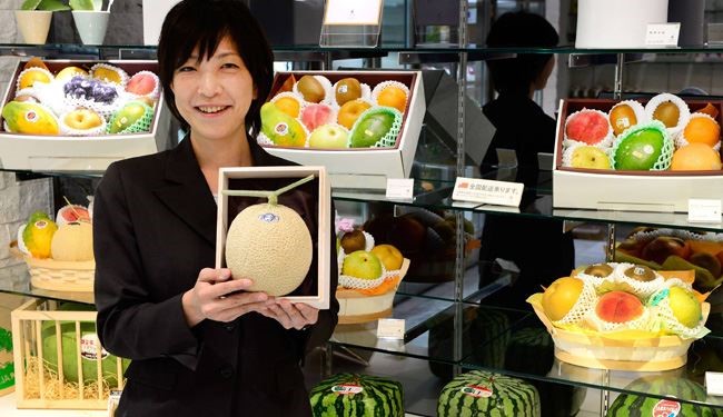بوتیک های میوه فروشی در ژاپن ! + عکس