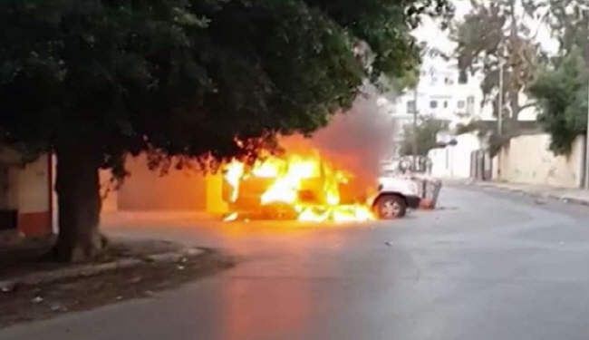 العشرات يهاجمون السفارة الروسية في العاصمة الليبية
