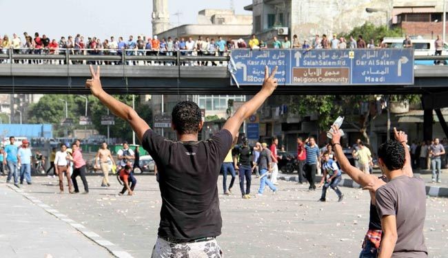 الجيش يمنع الاخوان من دخول التحرير واشتباكات بالقاهرة