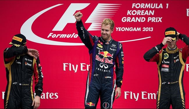 فيتل يقترب من اللقب الرابع على التوالي