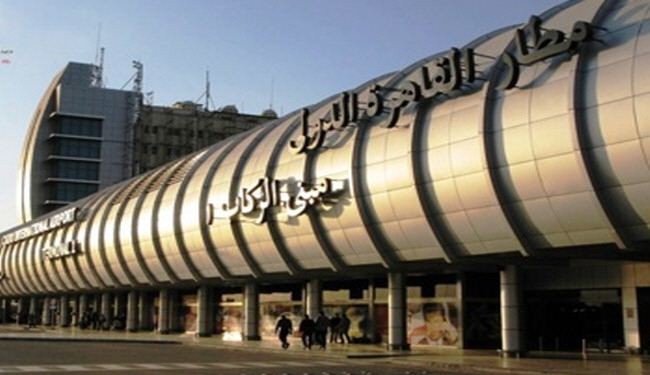اصابة 11 شرطيا مصريا في صدامات بمطار القاهرة