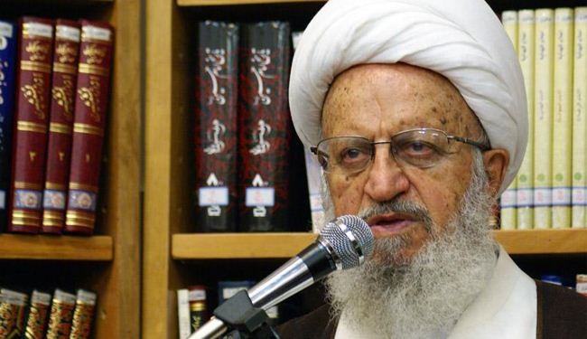 آية الله مكارم شيرازي يحذر من تحركات الوهابية داخل إيران