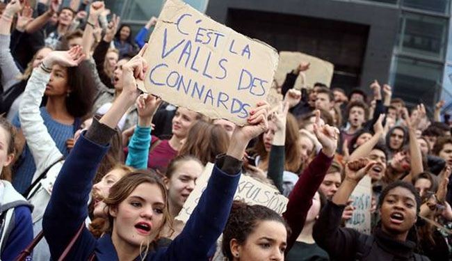 French students protest against deportations