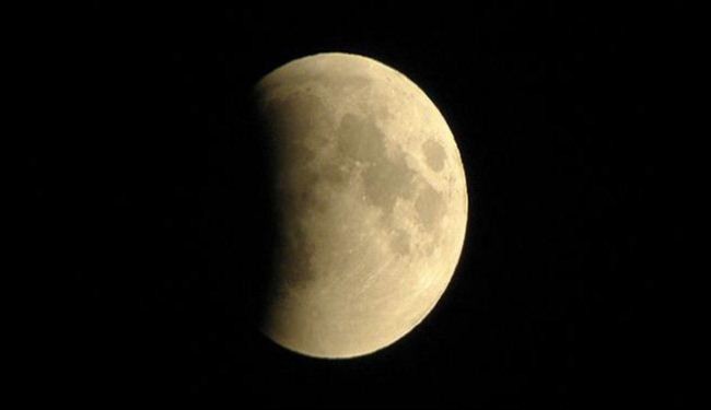 رؤية خسوف القمر متاحة ليلة الجمعة على السبت