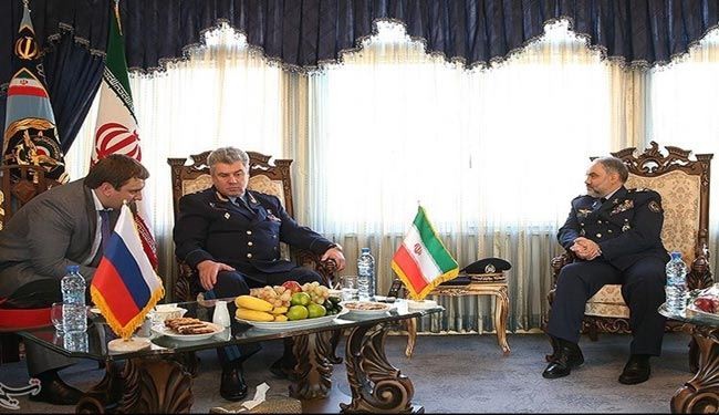 قائد القوة الجوية الايرانية يستقبل نظيره الروسي