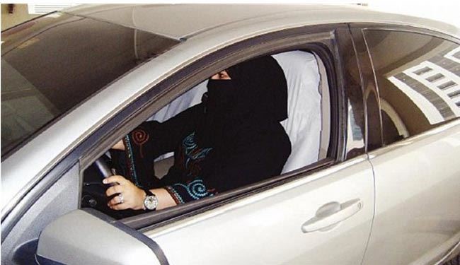 آموزش عملی برای مقابله با زنان راننده در عربستان !