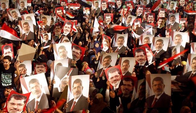 New protests in Egypt: Students rally to support Morsi