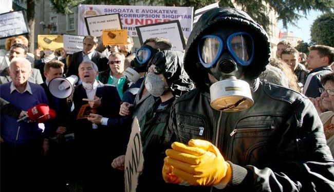 واشنطن تطالب دولاً أوروبية تدمیر ترسانة سوريا الكيميائية على أراضيها
