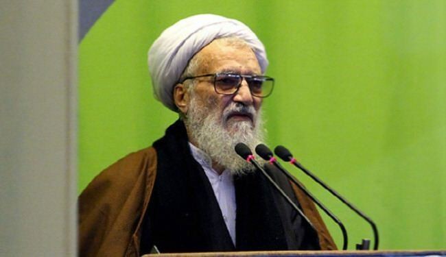 خطيب الجمعة : لا يستطيع الغرب خداع ايران