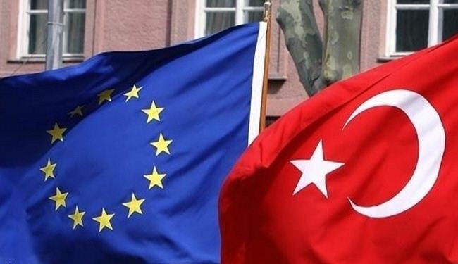 الاتحاد الاوروبي يحض تركية على احترام الحريات