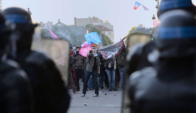 تظاهرات في باريس تندد بالتشدد الحكومة إزاء المقيمين الأجانب بصفة غير قانونية