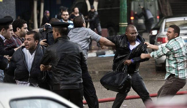 اشتباكات عنيفة بالاسكندرية على خلفية قانون التظاهر