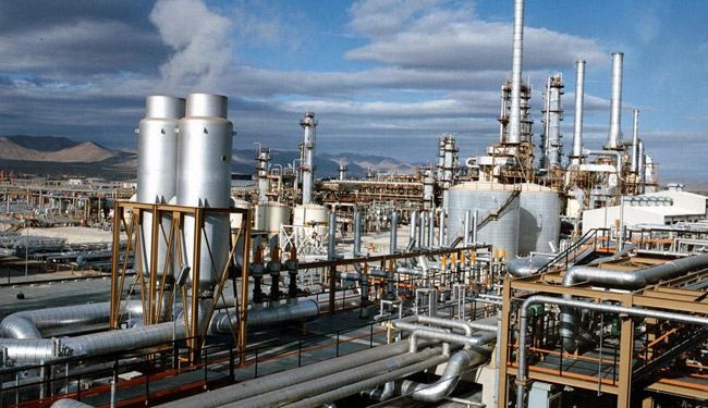 اكبر شركة نفطية يابانية تجدد عقدا لشراء النفط الايراني
