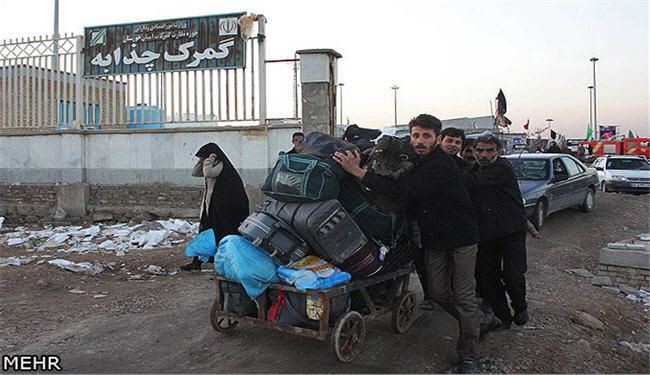 صور/توافد الزوار الايرانيين عبر منفذ جذابه الحدودي للتوجه الى كربلاء