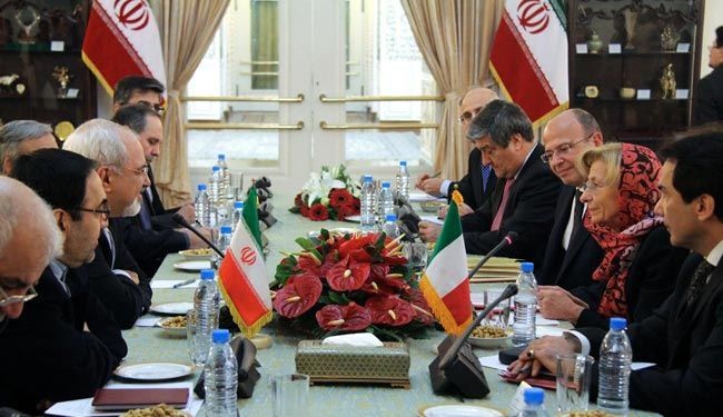 ظریف: طهران وروما سترتبطان بعلاقات ریادیة في الاجواء الجدیدة