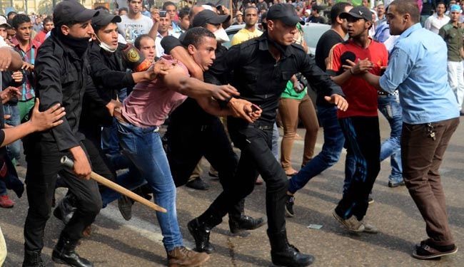 Three dead, 265 Morsi supporters arrested in Egypt