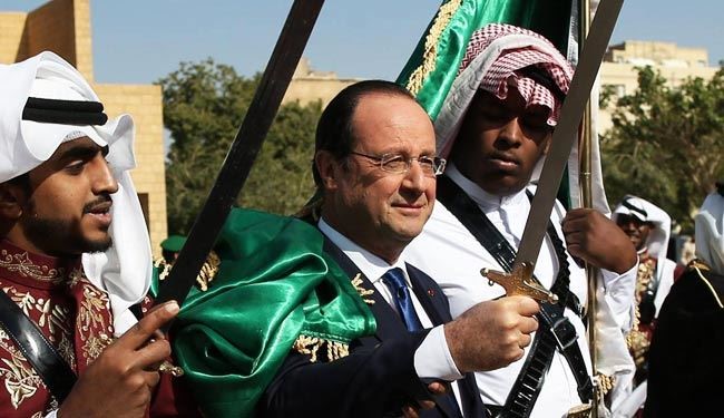 رقص شمشیر رئیس جمهور فرانسه زیر پرچم عربستان + عکس