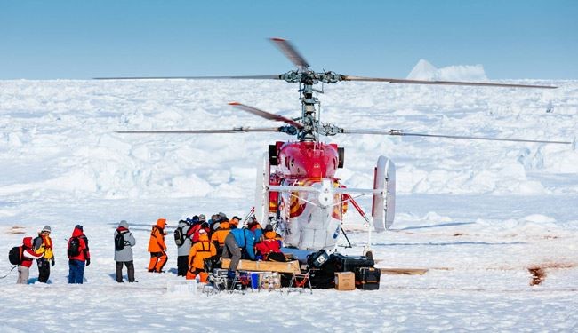 نجات مسافران کشتی در قطب جنوب + تصاویر
