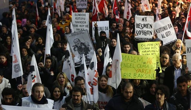 کاهش محبوبیت حزب اردوغان در ترکیه