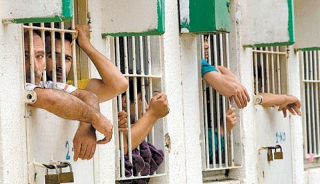 Palestinian inmates in Israeli prison begin hunger strike