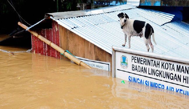 16 قتيلا اثر فيضانات في اندونيسيا