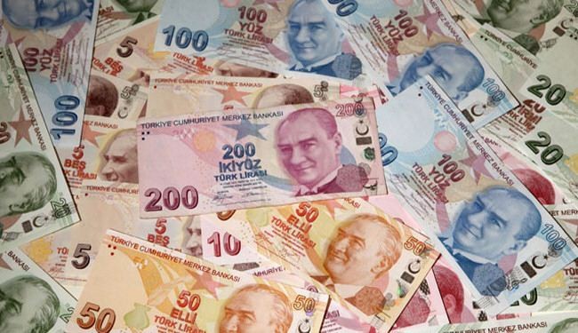 تسارع تدهور الليرة التركية رغم تدخل البنك المركزي