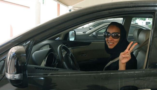حقوقيات سعوديات يطالبن المفتي بإجازة قيادة المرأة للسيارة