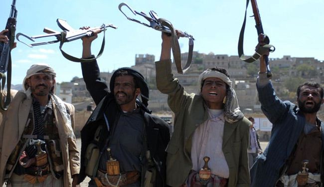 حاشد تنقلب على آل الاحمر وتوقع اتفاق صلح مع الحوثيين