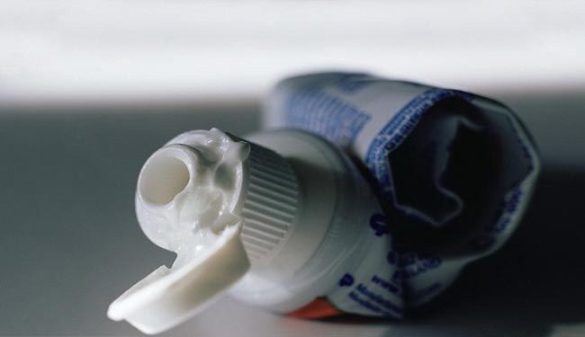 US warns airliners of explosives in toothpaste tubes