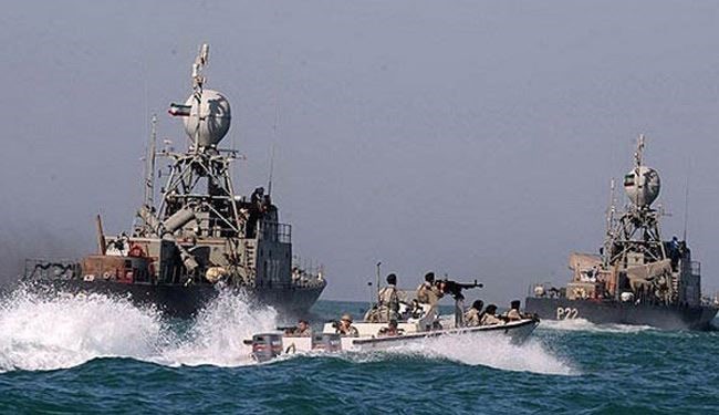 البحرية الايرانية تنقذ سفينة في البحر الاحمر من القراصنة