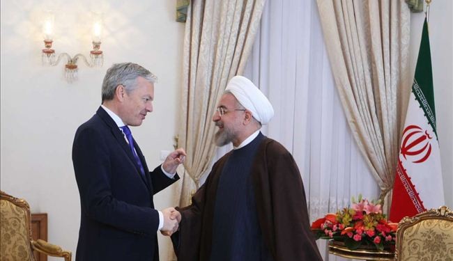 روحاني: الحظر ينتهك حقوق الانسان ويناهض مصالح الشعب