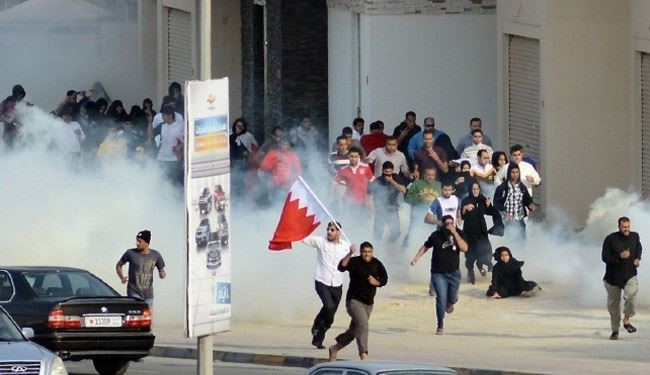 حمله به خانه ها و بازداشت مردم بحرین