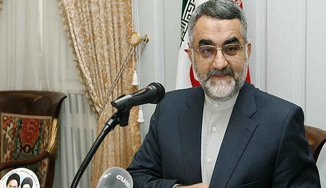 وفد برلماني إيراني برئاسة بروجردي يصل إلى بيروت