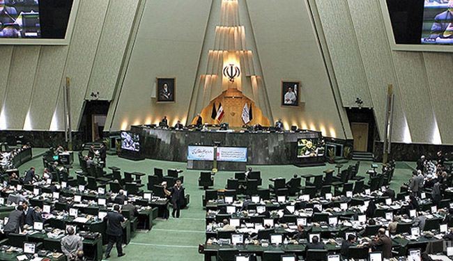 200 نائب إيراني يوقعون بيانا للتأكيد على حقوق ايران النووية